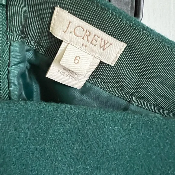 Green wool J crew shirttail mini skirt size 6 - Picture 3 of 3